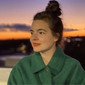 Meet your Posher, Crystal